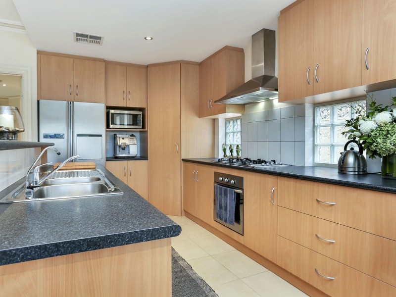 8b Trewren Avenue, Rostrevor SA 5073