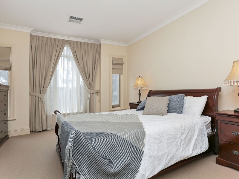 8b Trewren Avenue, Rostrevor SA 5073