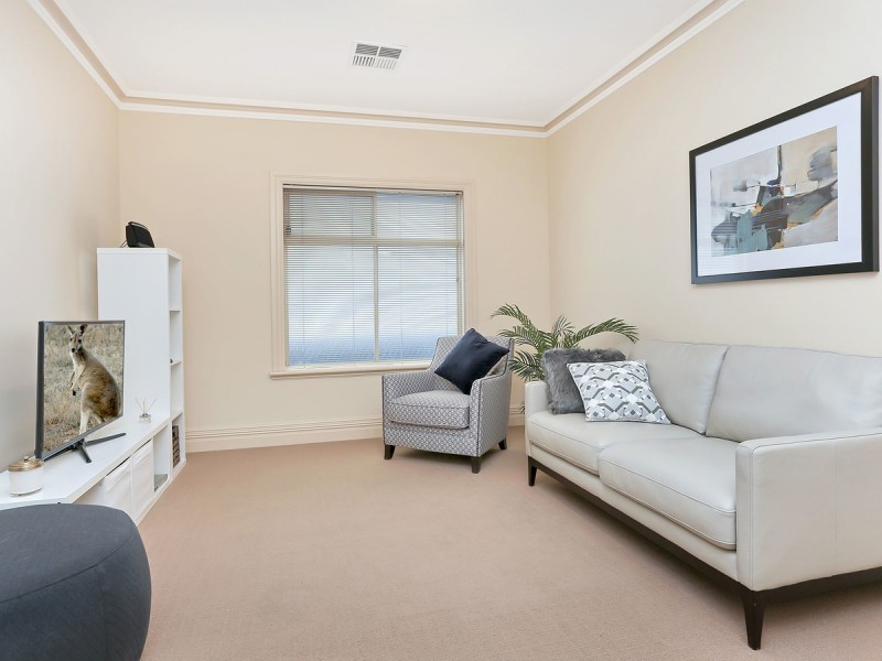 8b Trewren Avenue, Rostrevor SA 5073