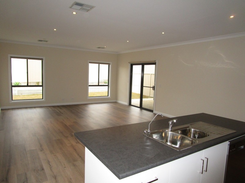 8 Zircon Crescent, Highbury SA 5089