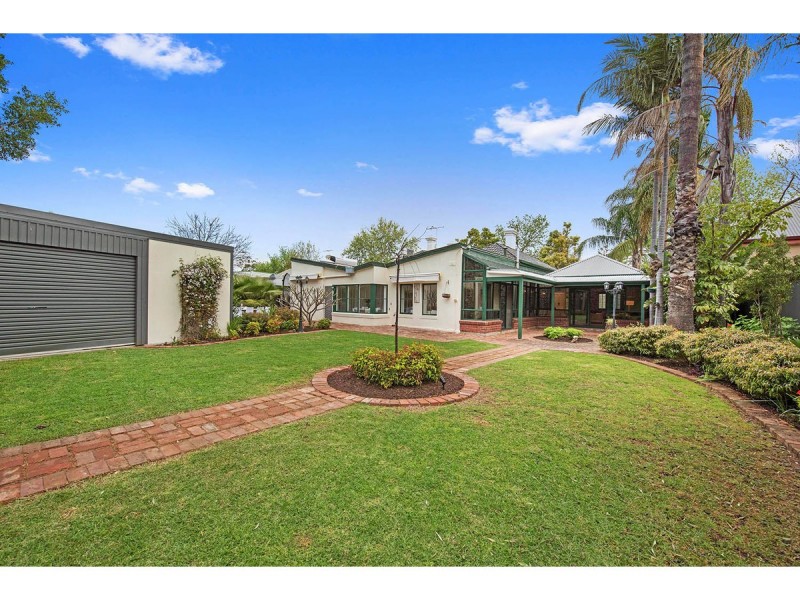 25 Stephen Terrace, St Peters SA 5069