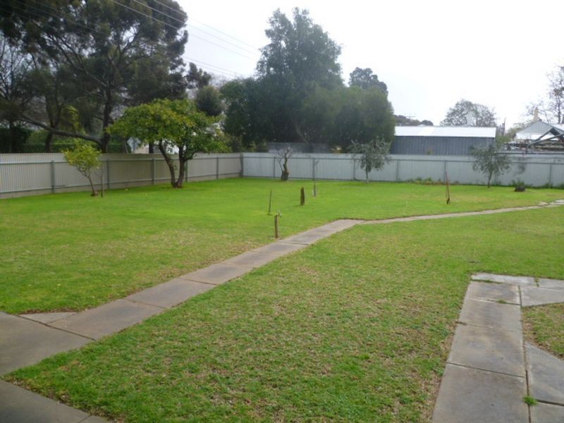 18 Third Avenue, St Peters SA 5069