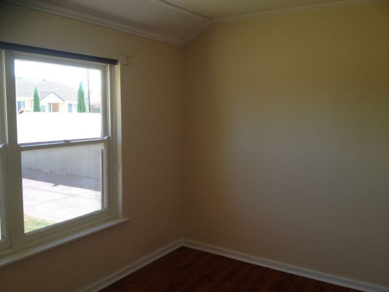 8 Flavel Street, Seaton SA 5023