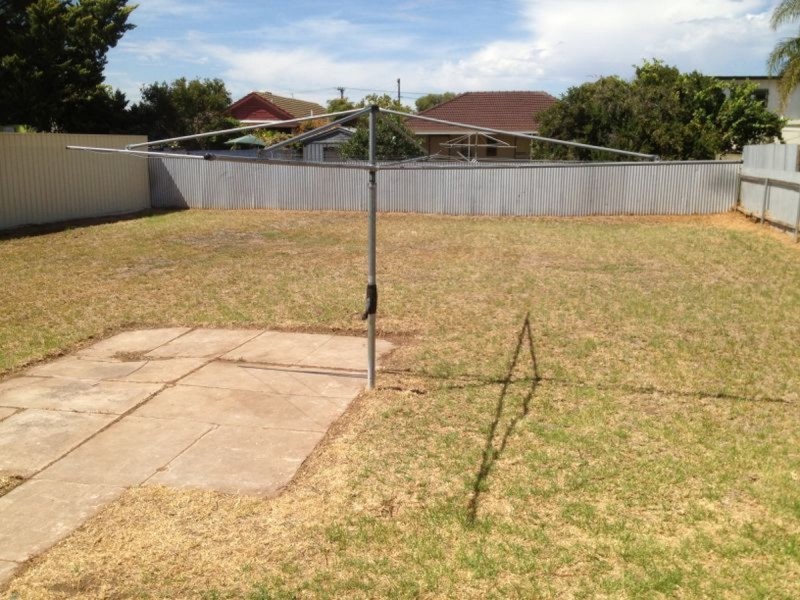 8 Flavel Street, Seaton SA 5023