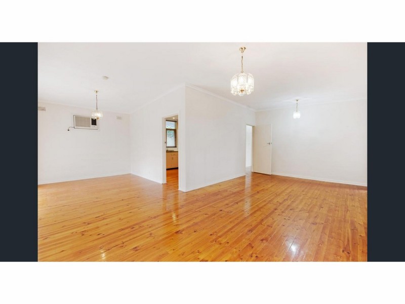 15 Parslow Road, Para Hills SA 5096