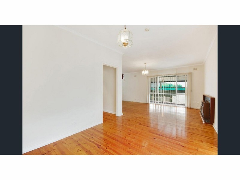 15 Parslow Road, Para Hills SA 5096