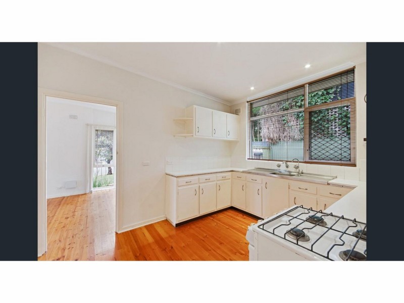 15 Parslow Road, Para Hills SA 5096