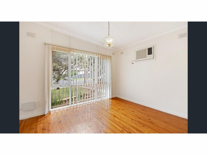 15 Parslow Road, Para Hills SA 5096