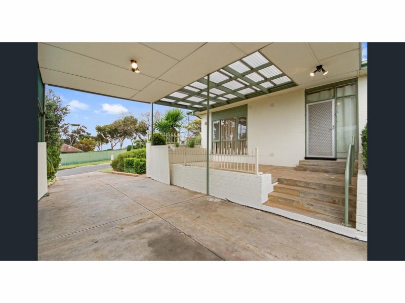 15 Parslow Road, Para Hills SA 5096