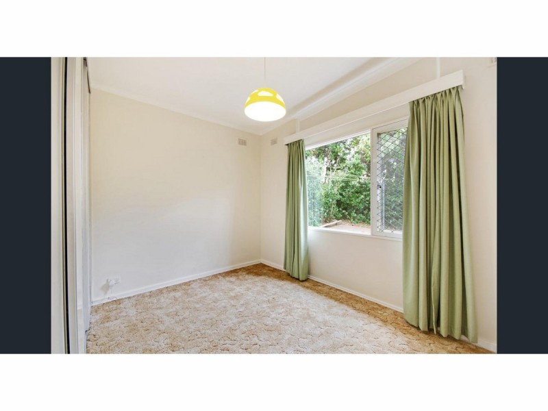 15 Parslow Road, Para Hills SA 5096