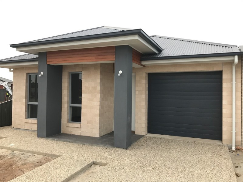 24 Mitchell Street East, Seaton SA 5023