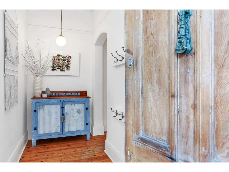 214 Seaview Road, Henley Beach South SA 5022