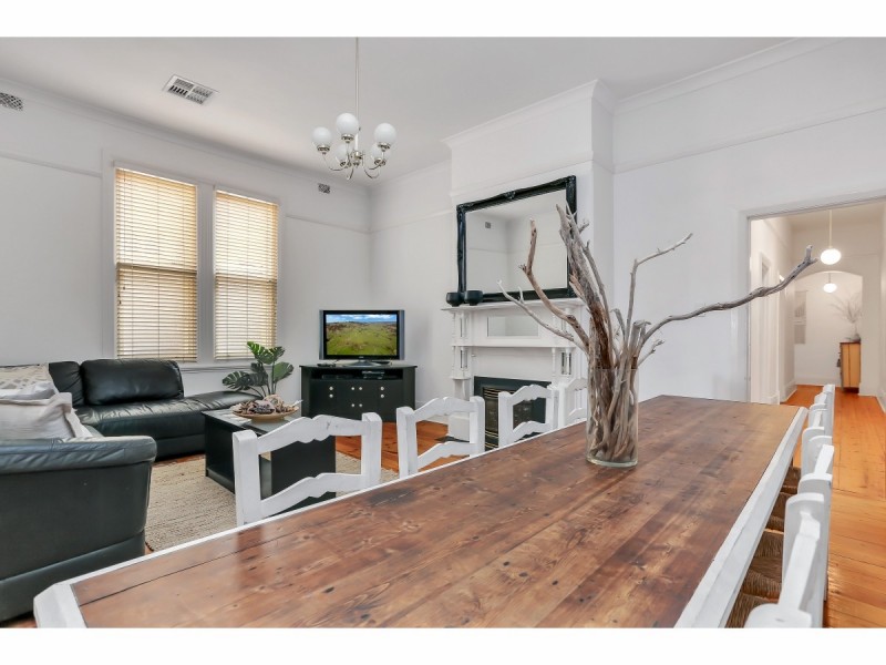 214 Seaview Road, Henley Beach South SA 5022