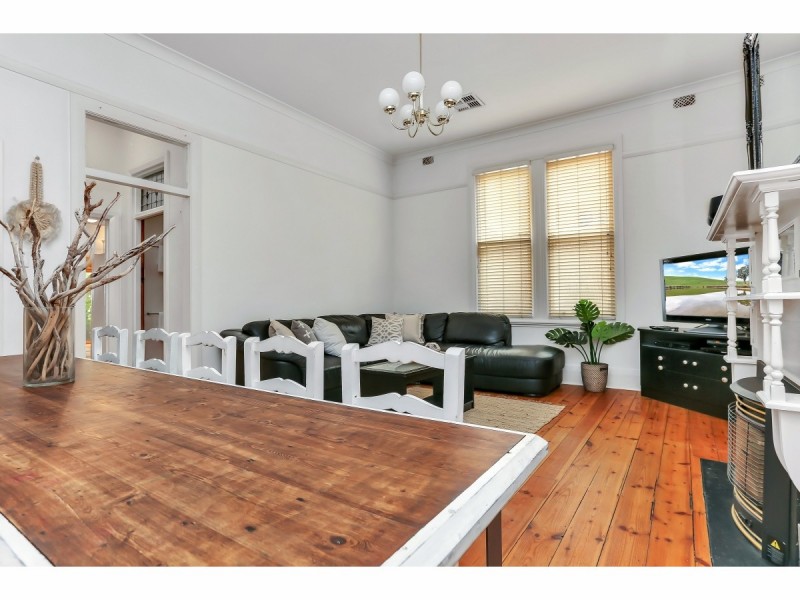 214 Seaview Road, Henley Beach South SA 5022