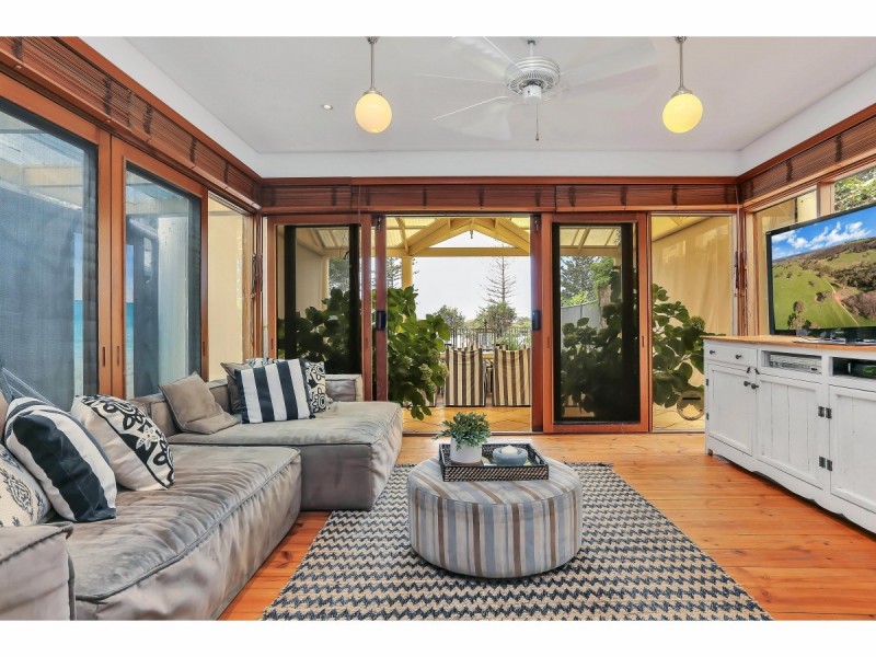 214 Seaview Road, Henley Beach South SA 5022