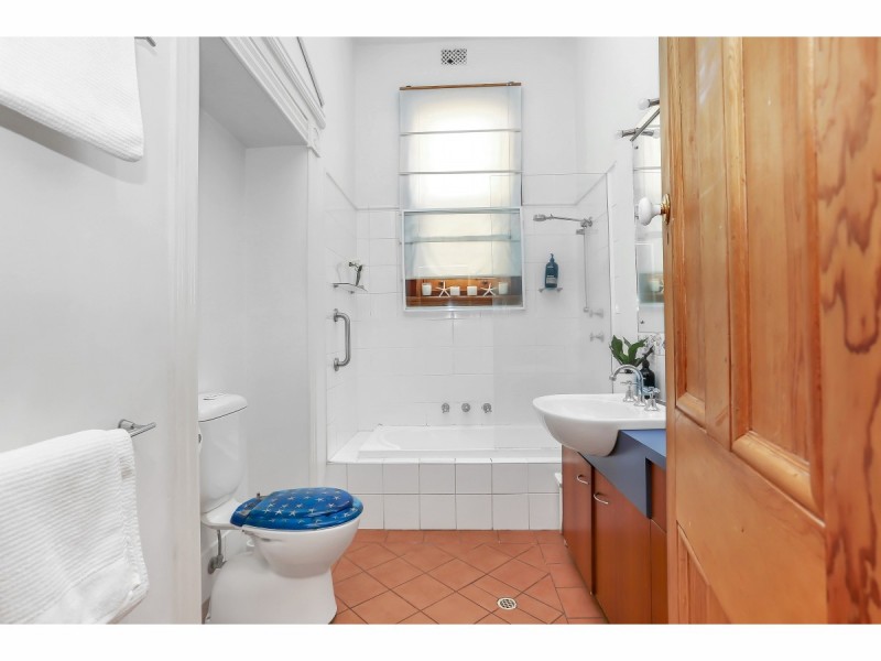 214 Seaview Road, Henley Beach South SA 5022