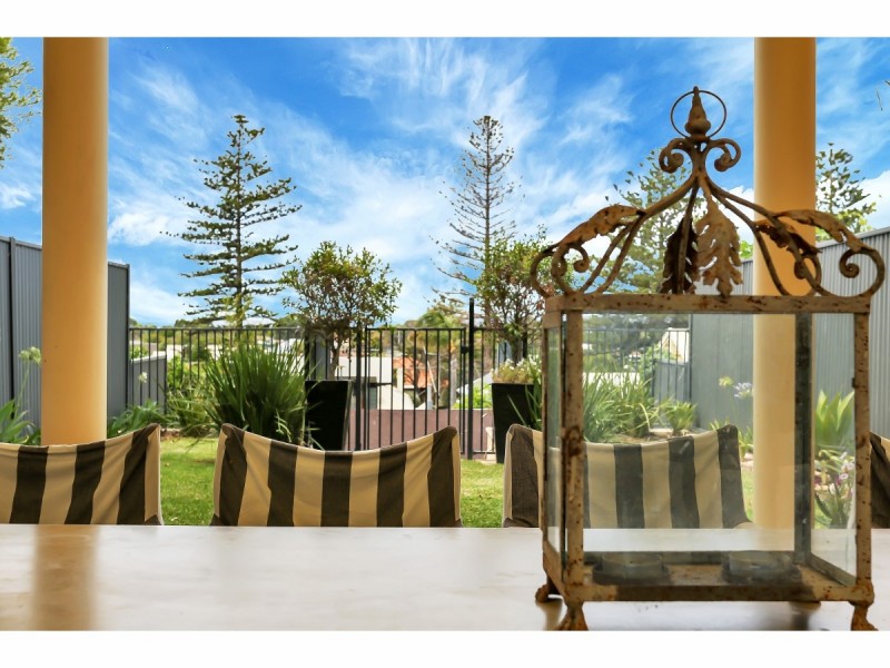 214 Seaview Road, Henley Beach South SA 5022