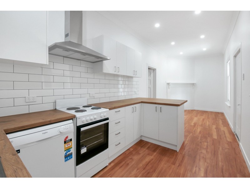 18 Dryden Road, Black Forest SA 5035