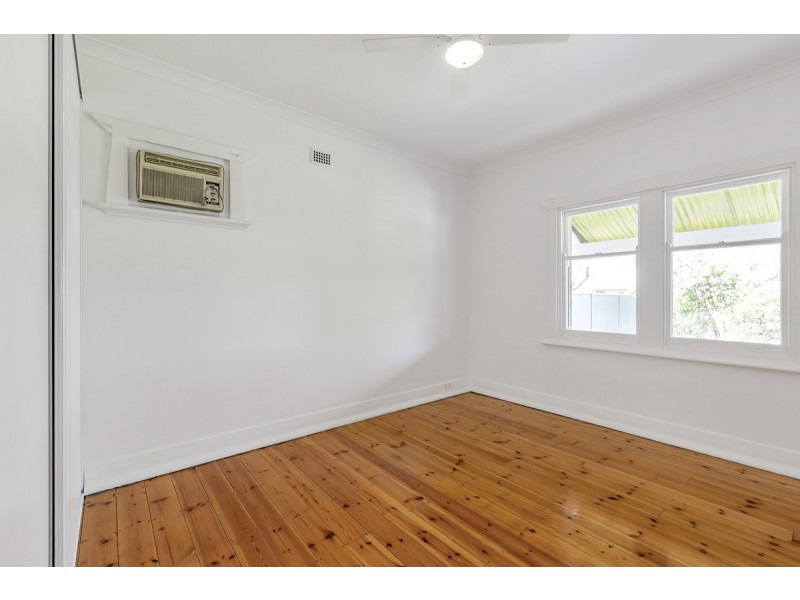 18 Dryden Road, Black Forest SA 5035