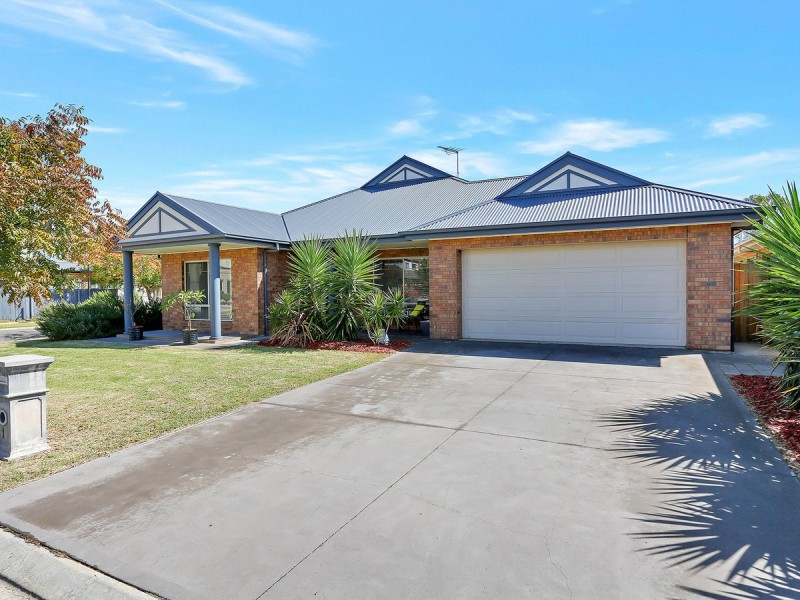1 Chapman Court, Mawson Lakes SA 5095