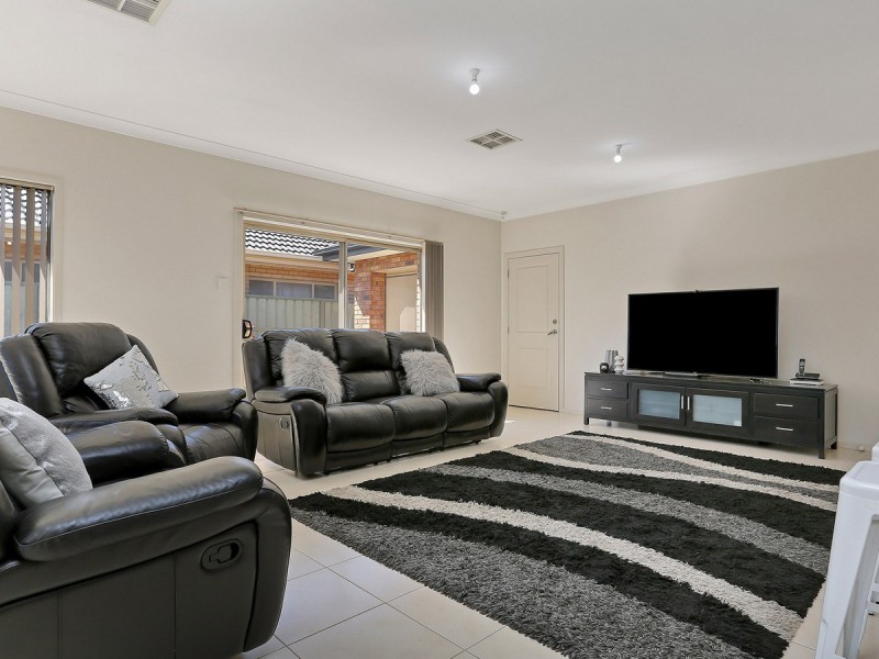 1 Chapman Court, Mawson Lakes SA 5095