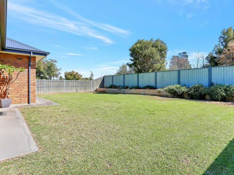 1 Chapman Court, Mawson Lakes SA 5095