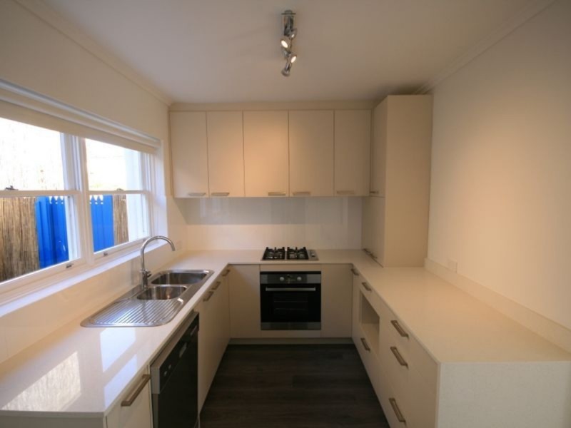 11/8-10 Robert Street, Glenelg South SA 5045