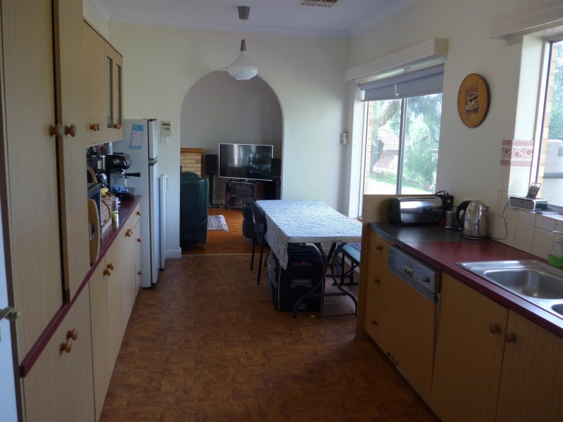 2 Bishop Street, Skye SA 5072