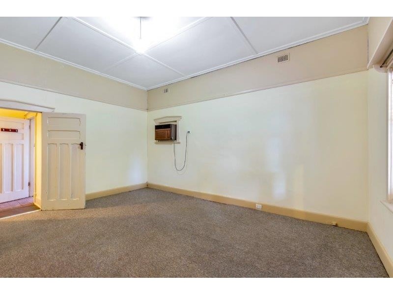 10 Corinda Avenue, Kensington Park SA 5068