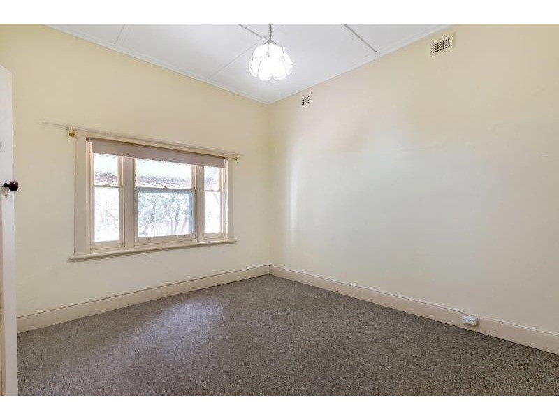 10 Corinda Avenue, Kensington Park SA 5068