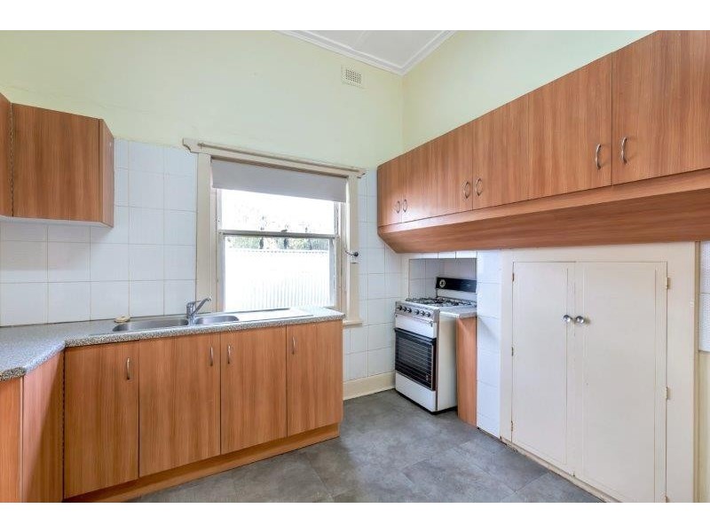 10 Corinda Avenue, Kensington Park SA 5068