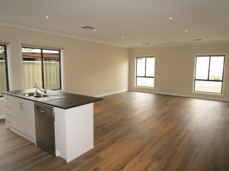 8 Zircon Crescent, Highbury SA 5089