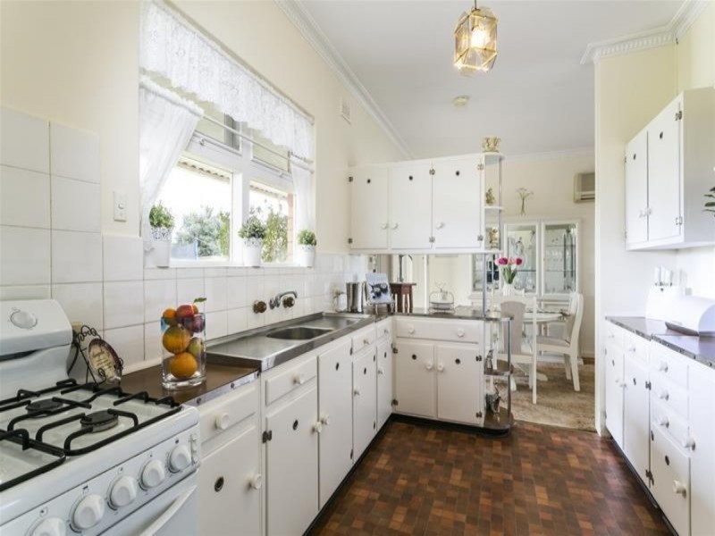 94 Oaklands Road, Glengowrie SA 5044