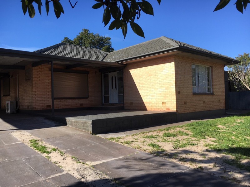 37 Penner Crescent, Para Hills SA 5096
