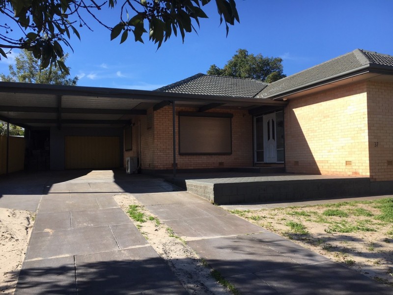 37 Penner Crescent, Para Hills SA 5096