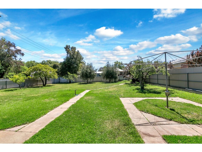 18 Third Avenue, St Peters SA 5069
