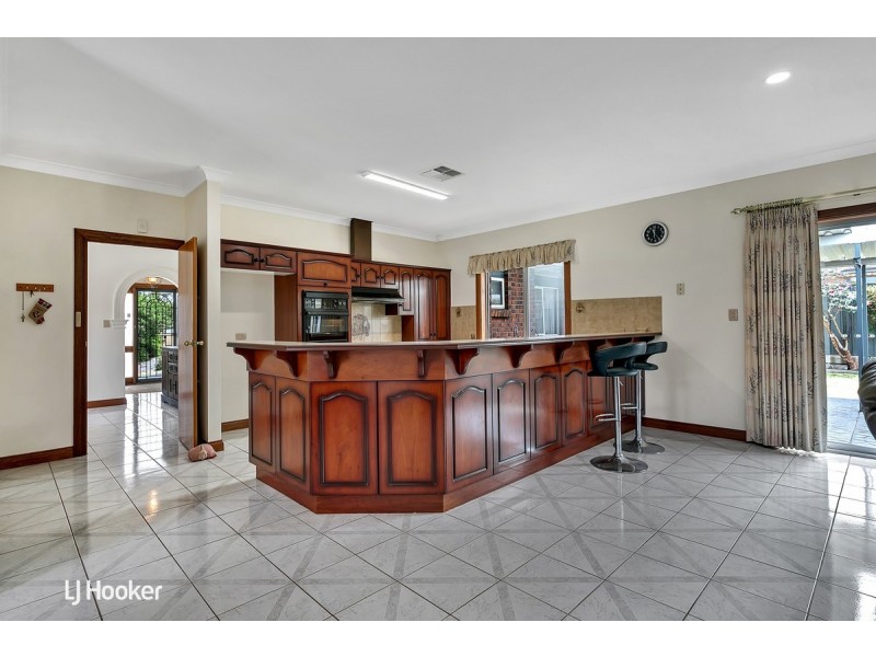 16 Antonia Circuit, Hallett Cove SA 5158