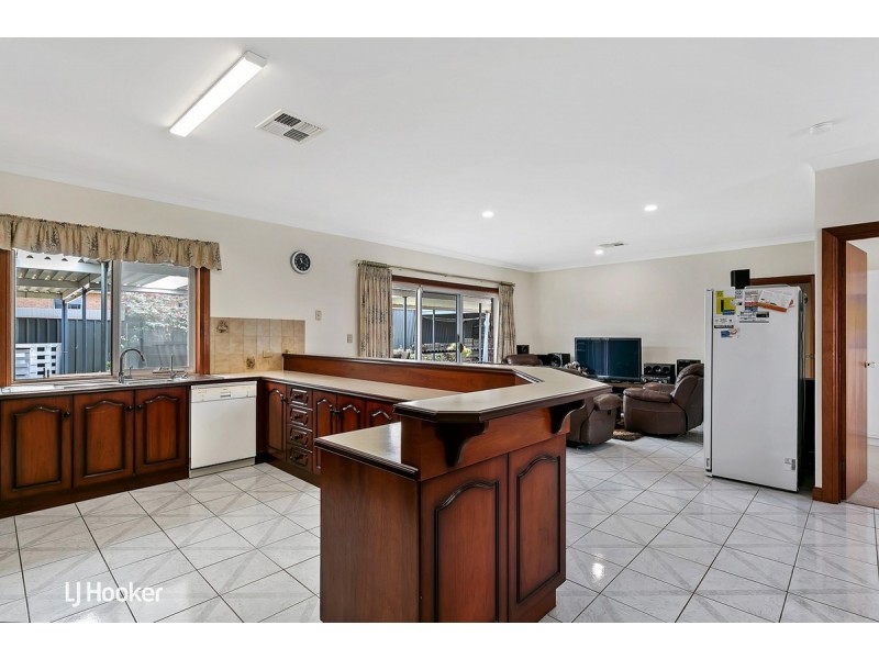 16 Antonia Circuit, Hallett Cove SA 5158
