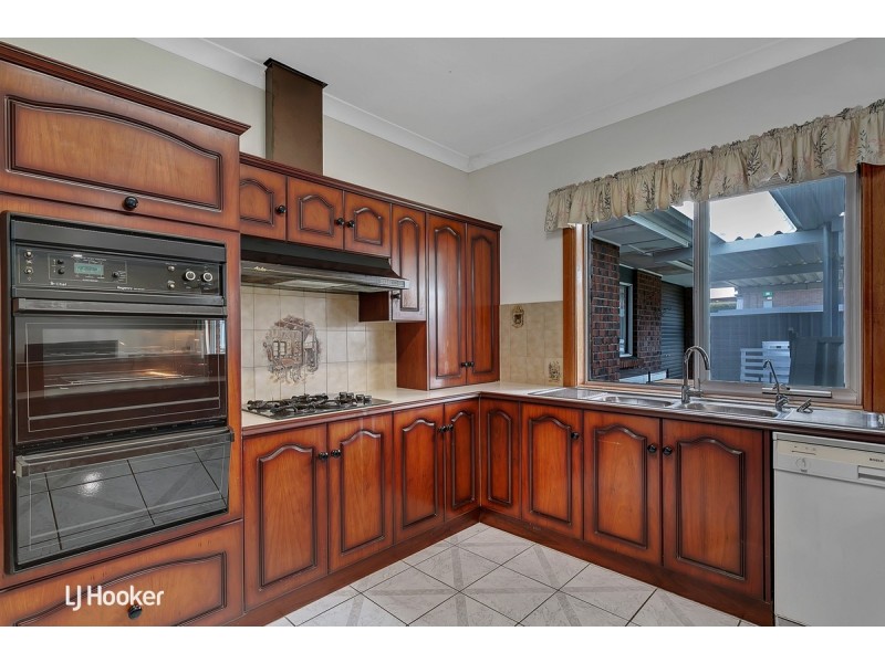 16 Antonia Circuit, Hallett Cove SA 5158