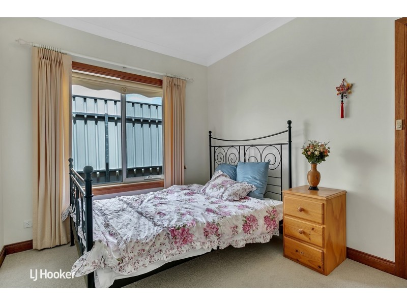 16 Antonia Circuit, Hallett Cove SA 5158