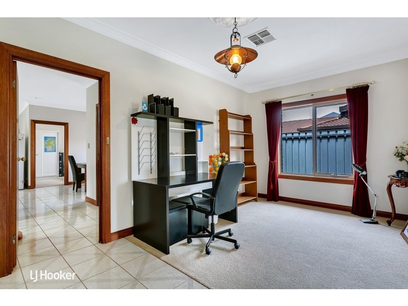 16 Antonia Circuit, Hallett Cove SA 5158