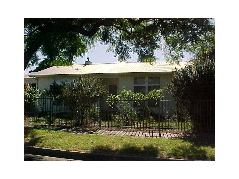 8 Macquarie Avenue, Hillcrest SA 5086