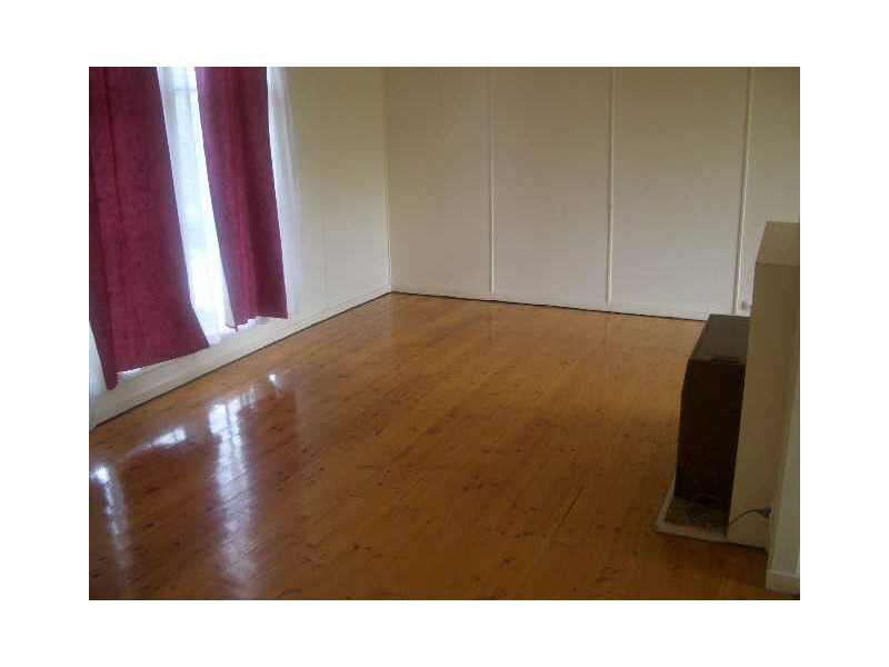 8 Macquarie Avenue, Hillcrest SA 5086