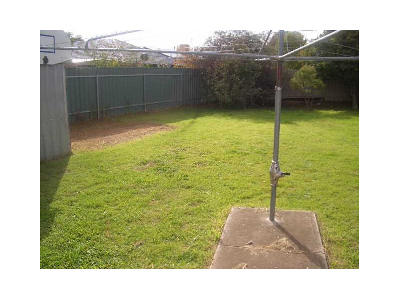 8 Macquarie Avenue, Hillcrest SA 5086