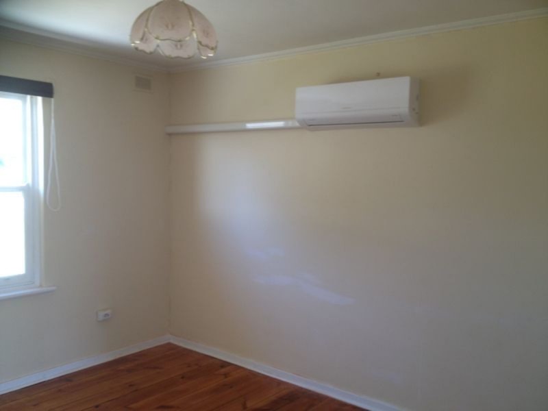 8 Flavel Street, Seaton SA 5023