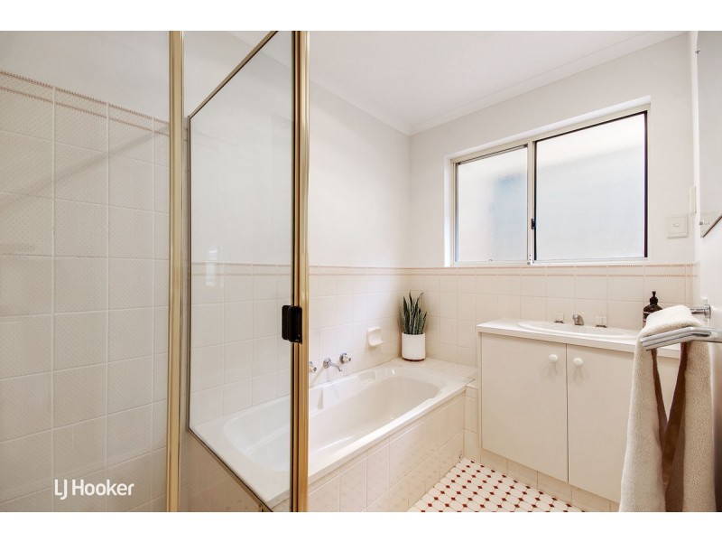 2/3 Far View Crescent, Ridgehaven SA 5097