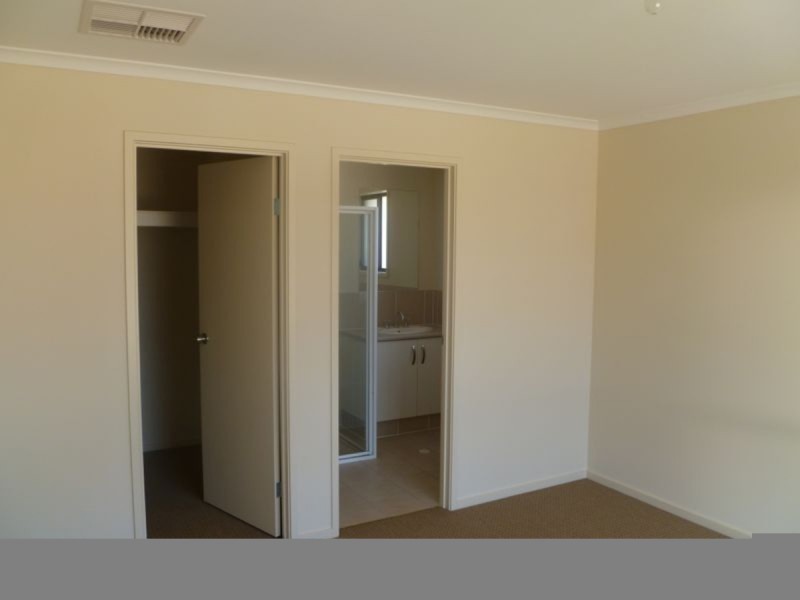 12 School Oval Drive, Christies Beach SA 5165