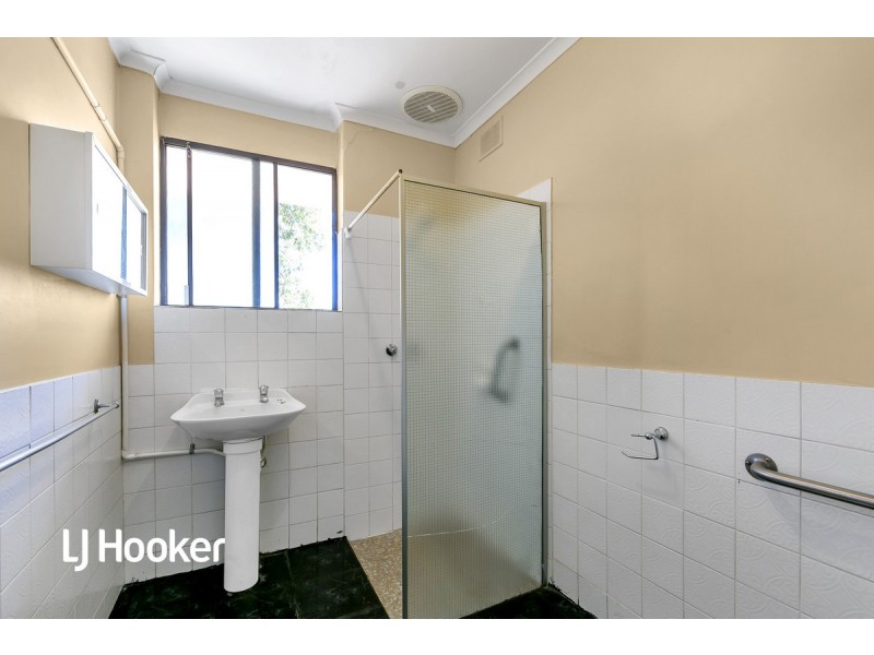 2/1 Peter Place, Campbelltown SA 5074