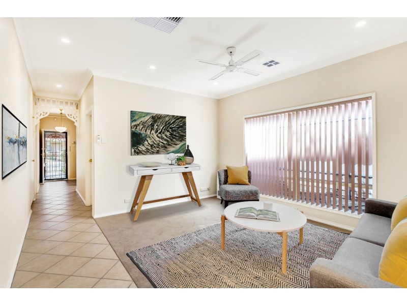 6 Sinclairs Walk, Greenwith SA 5125