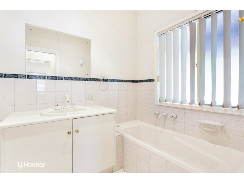 6 Sinclairs Walk, Greenwith SA 5125